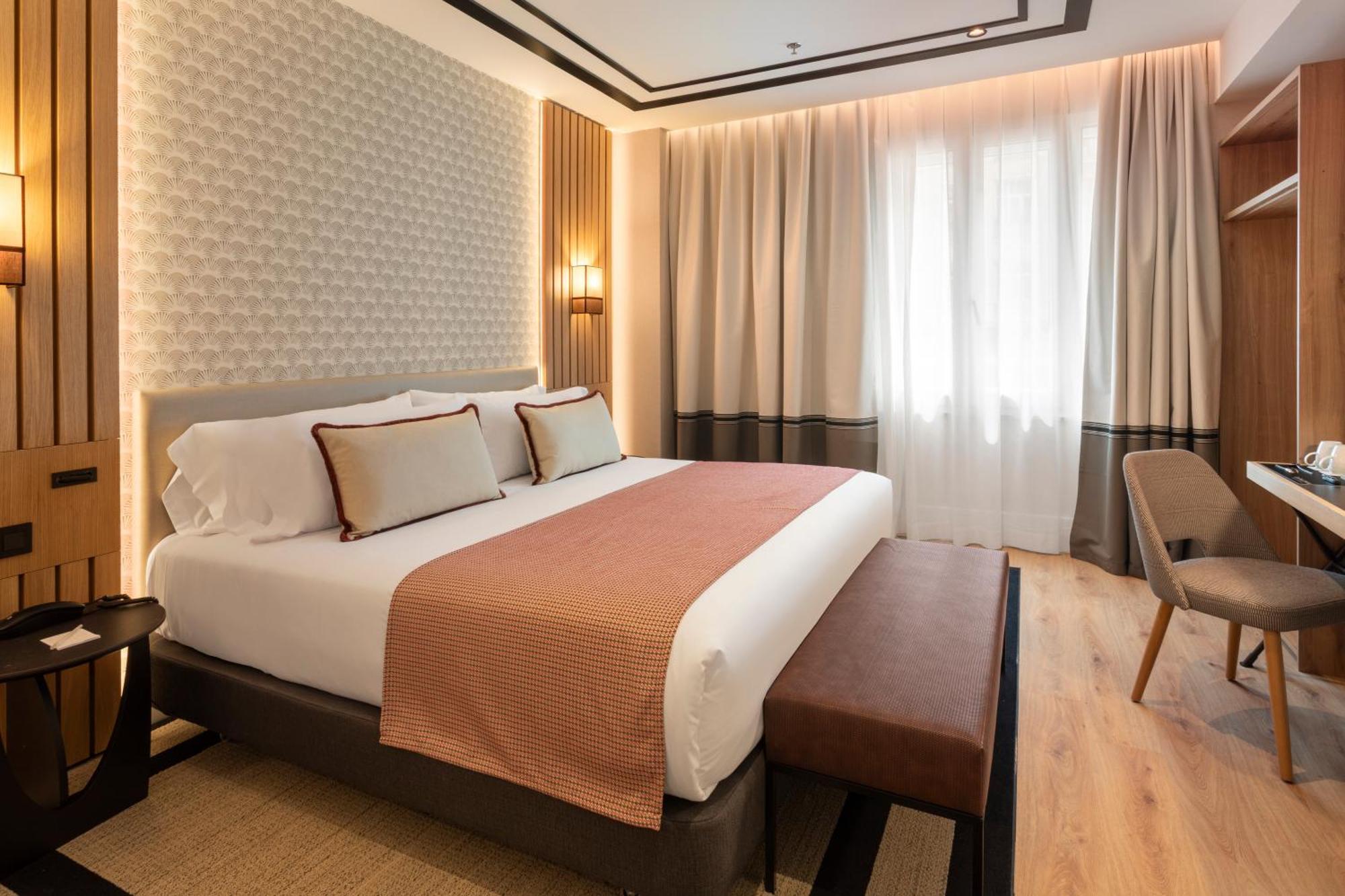 Catalonia Plaza Espana & Hotel 4*