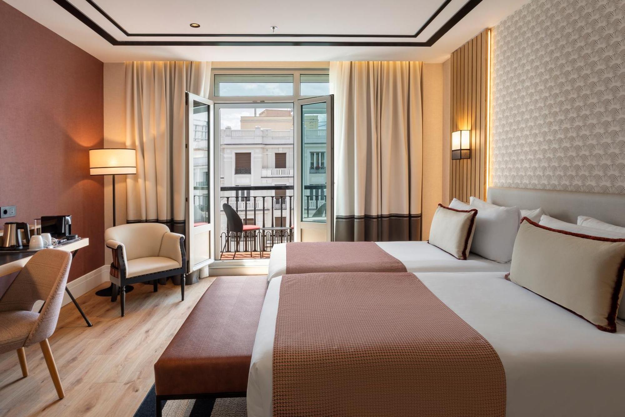 Hotel Catalonia Plaza Espana & 4*