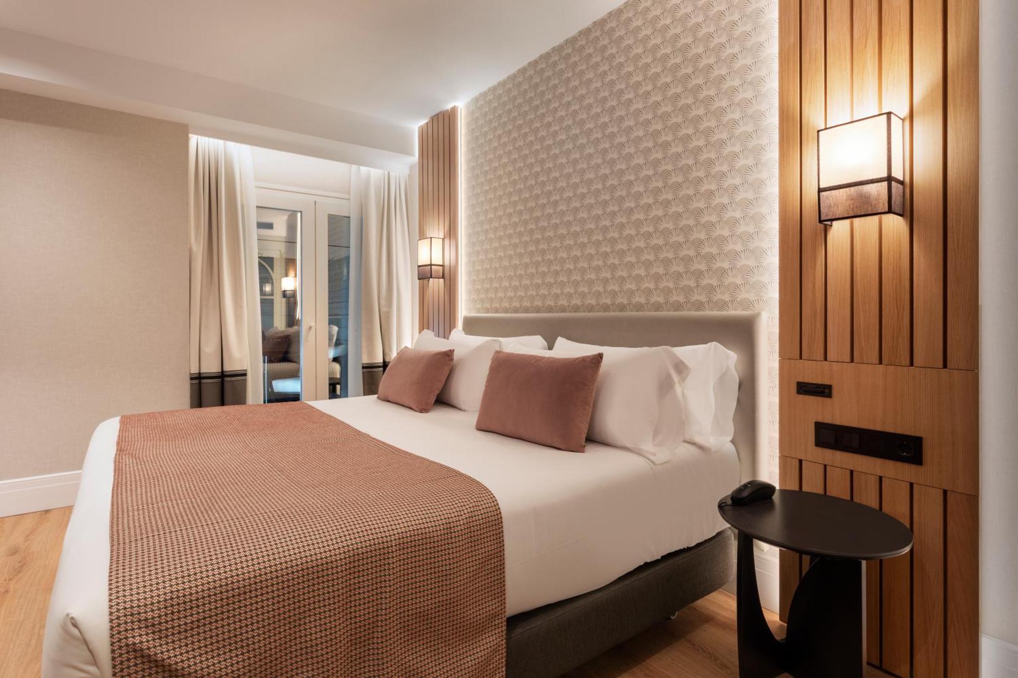 Catalonia Plaza Espana & Hotel 4*