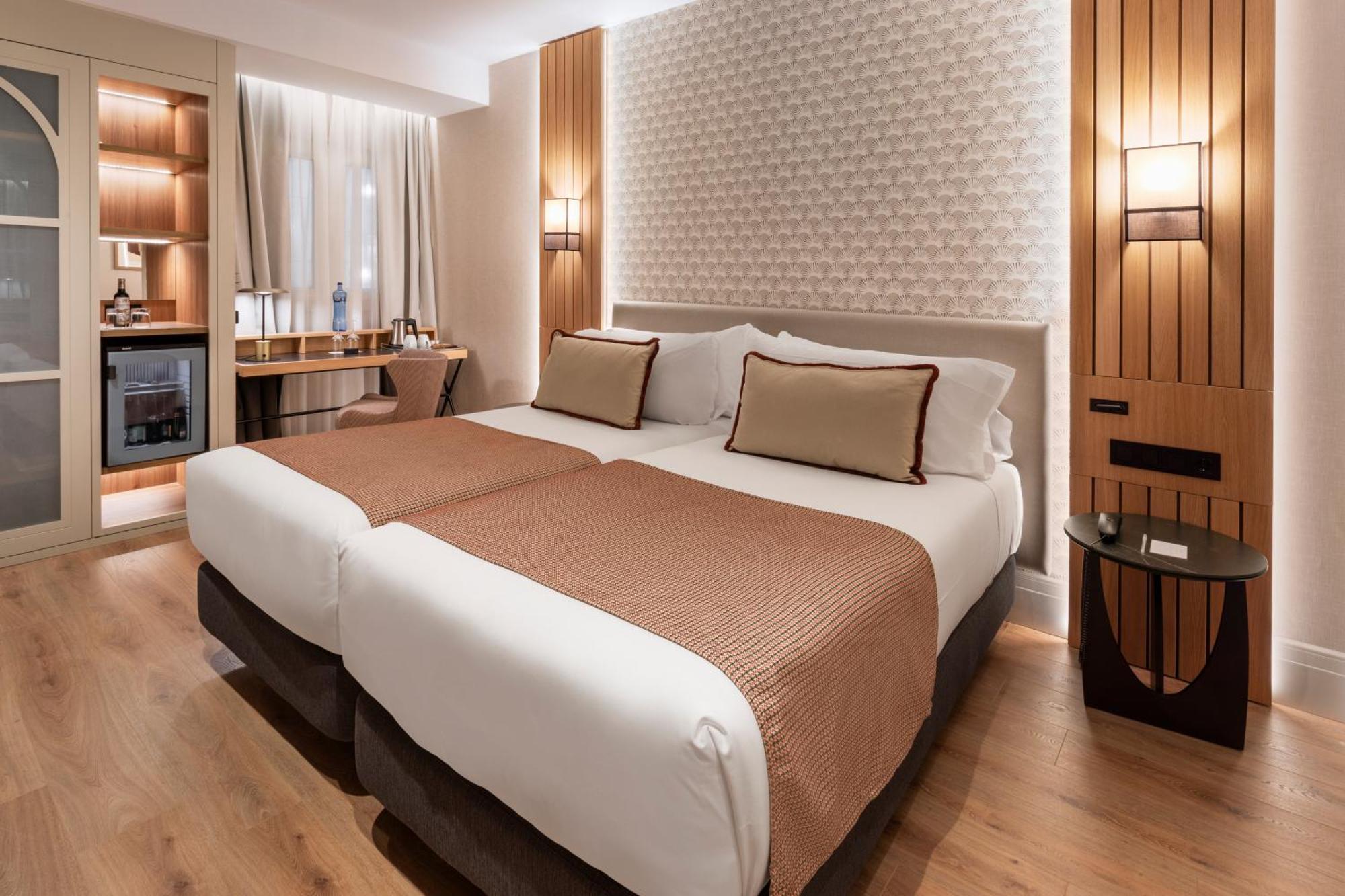 Catalonia Plaza Espana & Hotel